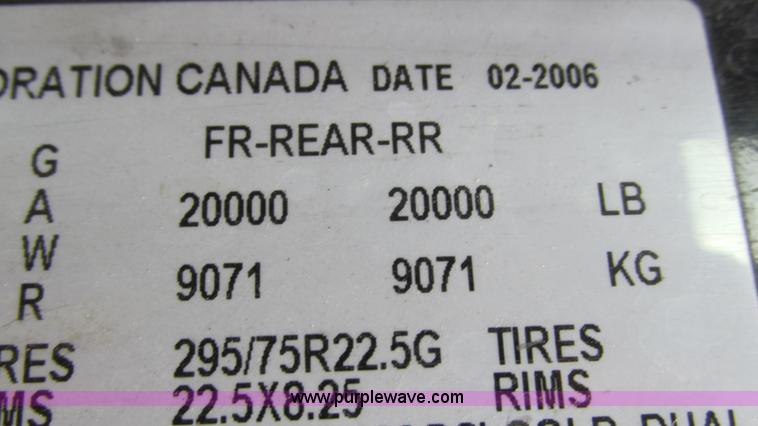 image for item L5271 2007 International 9400i semi truck