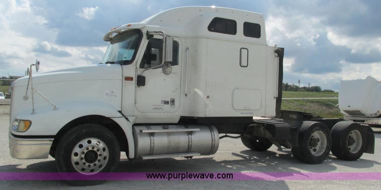 image for item L5272 2007 International 9400i semi truck