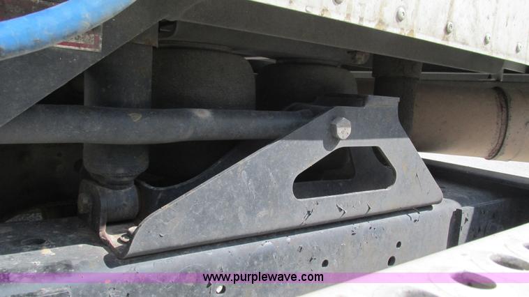 image for item L5272 2007 International 9400i semi truck