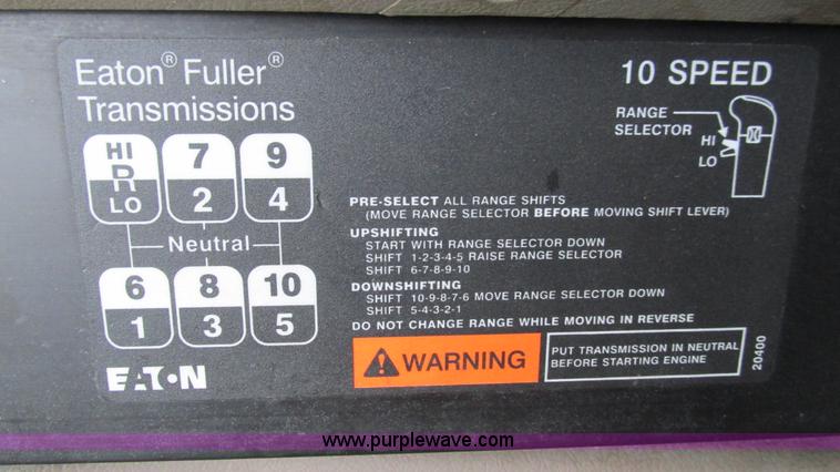 image for item L5272 2007 International 9400i semi truck