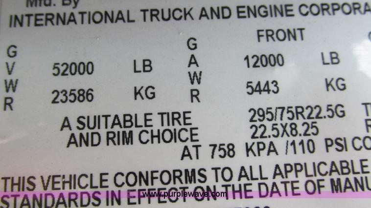 image for item L5272 2007 International 9400i semi truck