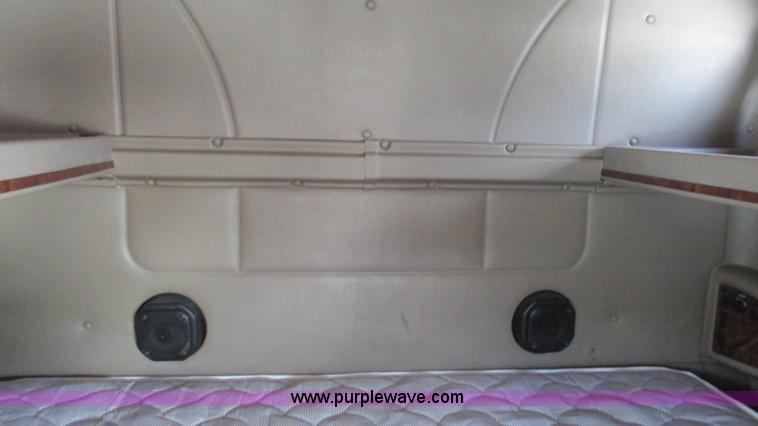 image for item L5273 2005 International 9400i semi truck