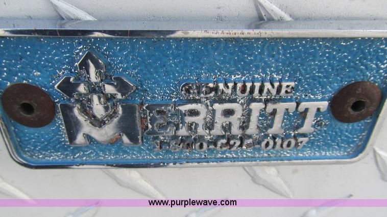 image for item L5274 2005 Freightliner Columbia semi truck