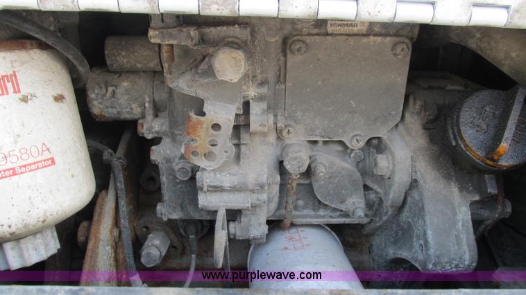 image for item L5274 2005 Freightliner Columbia semi truck