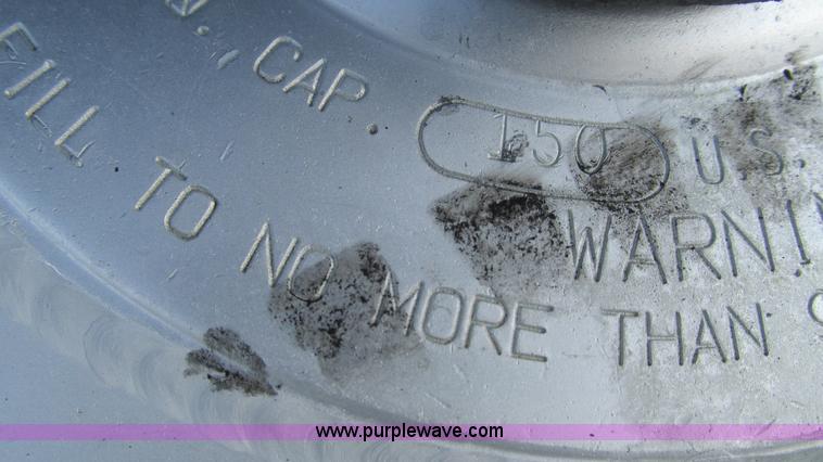 image for item L5274 2005 Freightliner Columbia semi truck