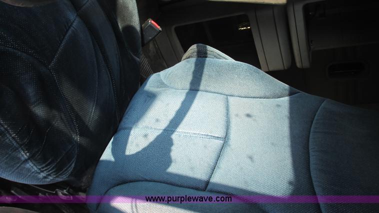 image for item L5274 2005 Freightliner Columbia semi truck