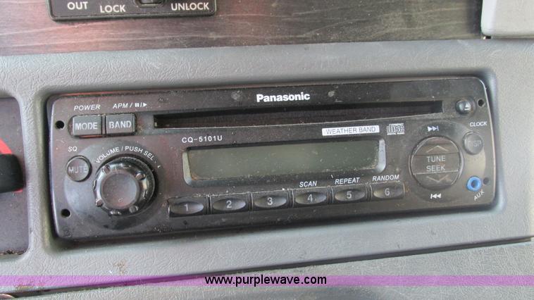 image for item L5274 2005 Freightliner Columbia semi truck