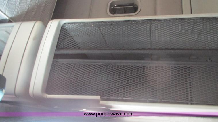 image for item L5274 2005 Freightliner Columbia semi truck