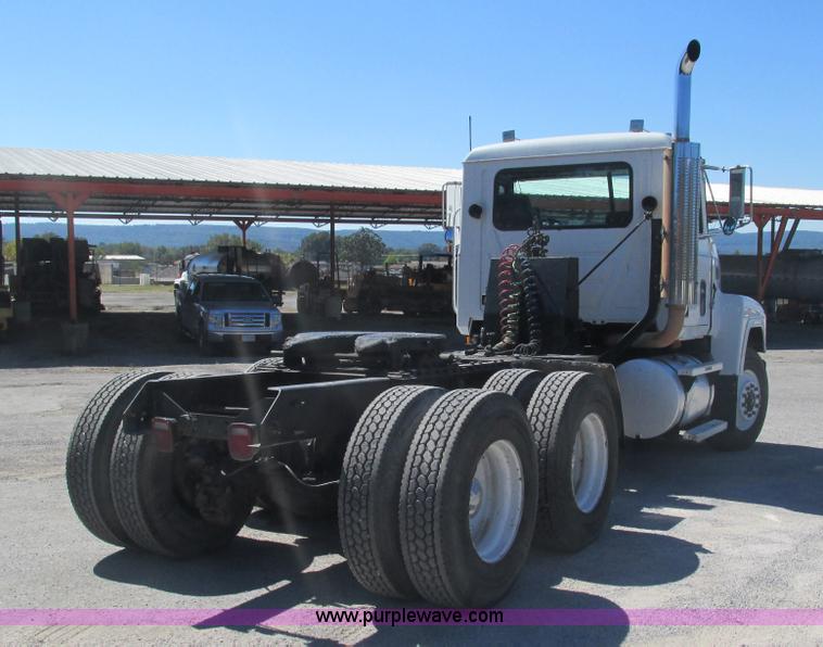image for item L5285 1994 Mack CH613 semi truck