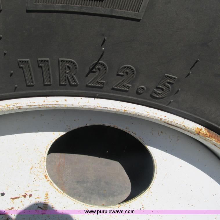 image for item L5285 1994 Mack CH613 semi truck