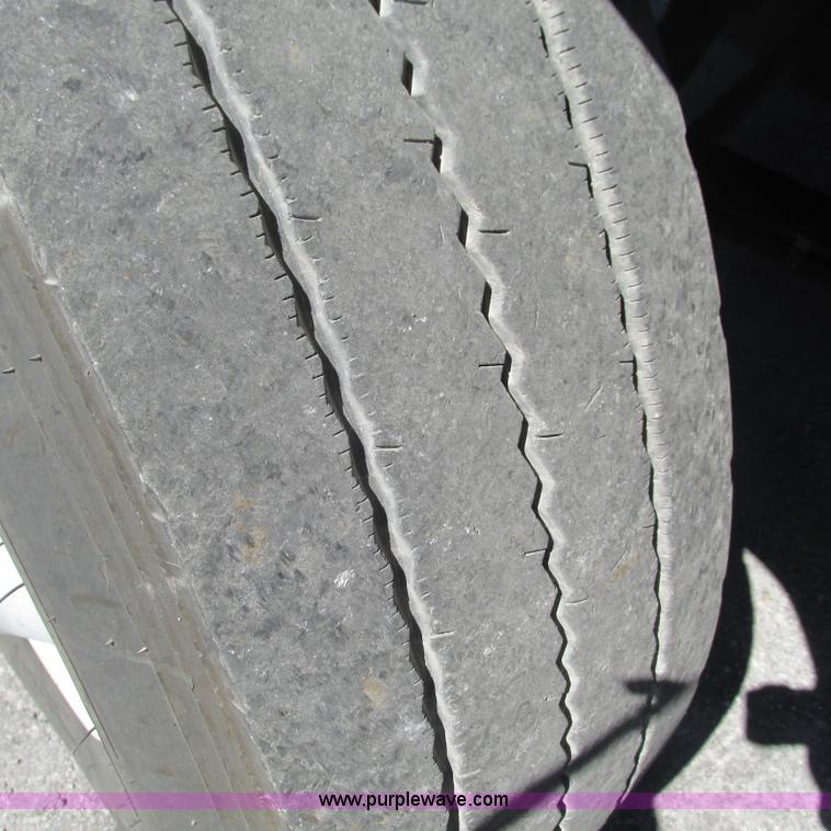 image for item L5285 1994 Mack CH613 semi truck