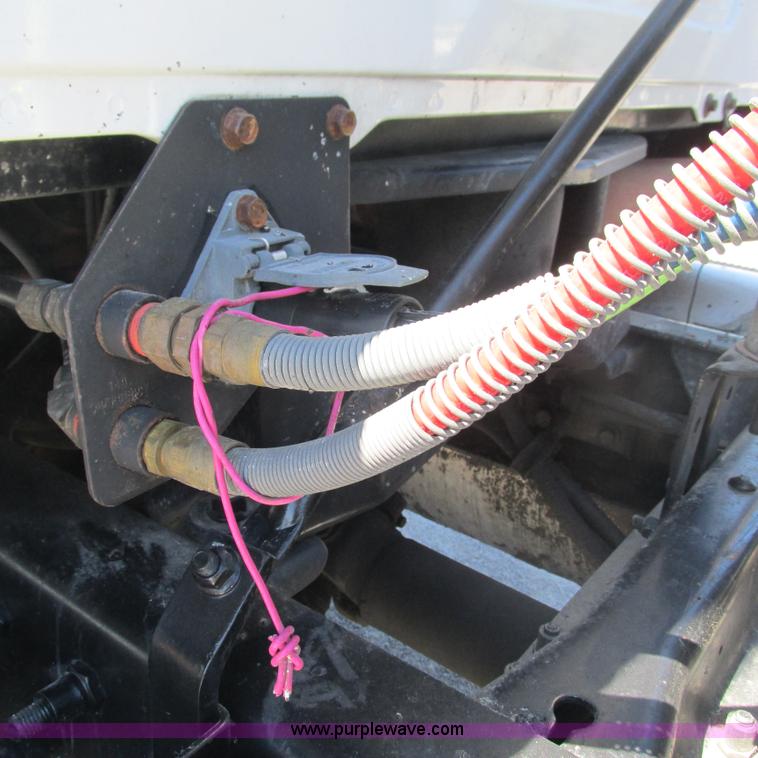 image for item L5285 1994 Mack CH613 semi truck