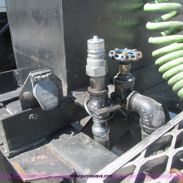 image for item L5285 1994 Mack CH613 semi truck