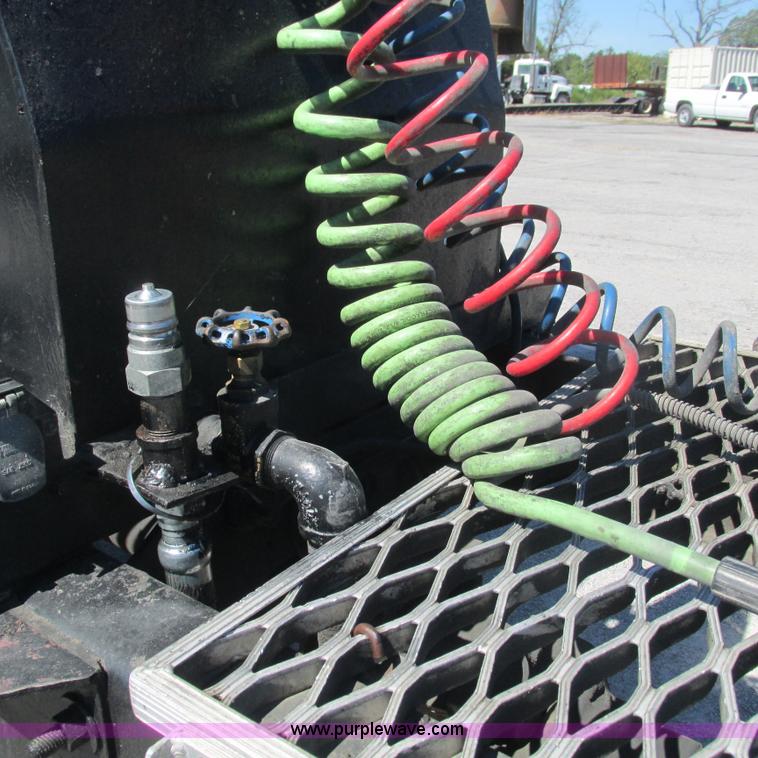 image for item L5285 1994 Mack CH613 semi truck