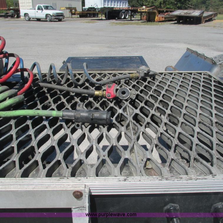 image for item L5285 1994 Mack CH613 semi truck