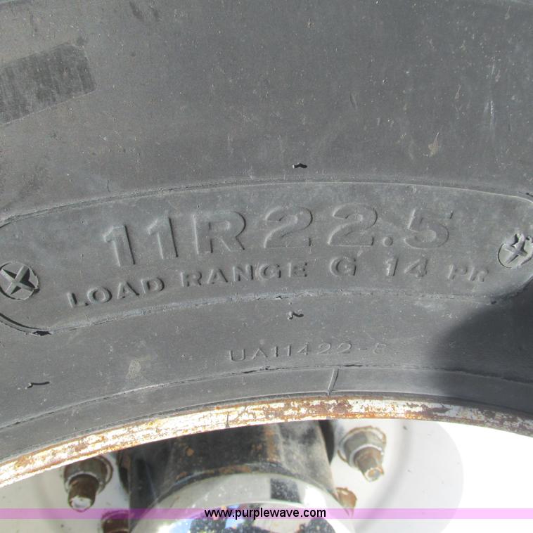 image for item L5285 1994 Mack CH613 semi truck