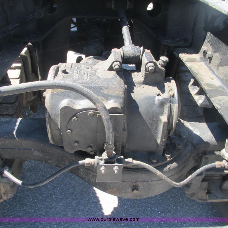 image for item L5285 1994 Mack CH613 semi truck