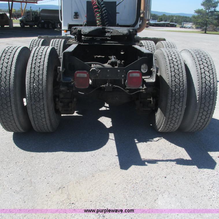 image for item L5285 1994 Mack CH613 semi truck