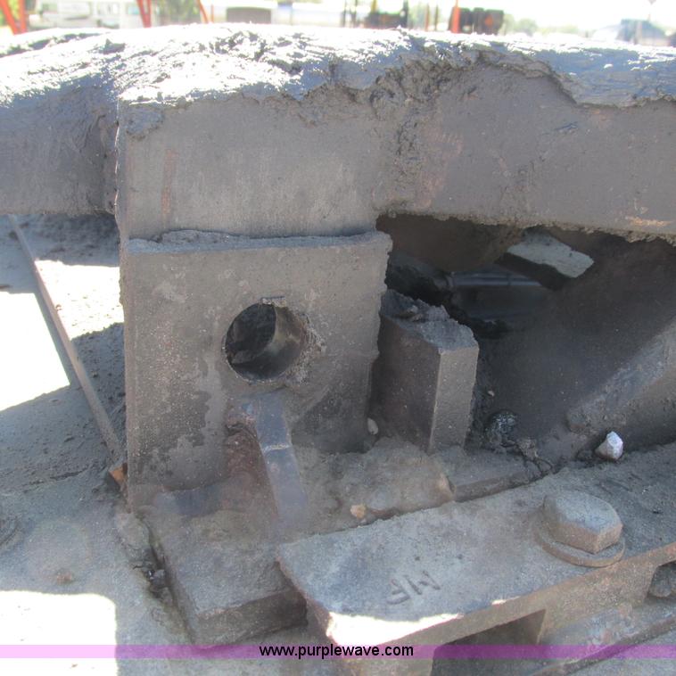 image for item L5285 1994 Mack CH613 semi truck