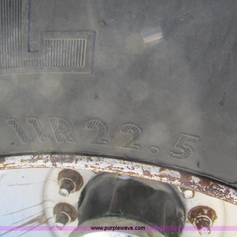 image for item L5285 1994 Mack CH613 semi truck