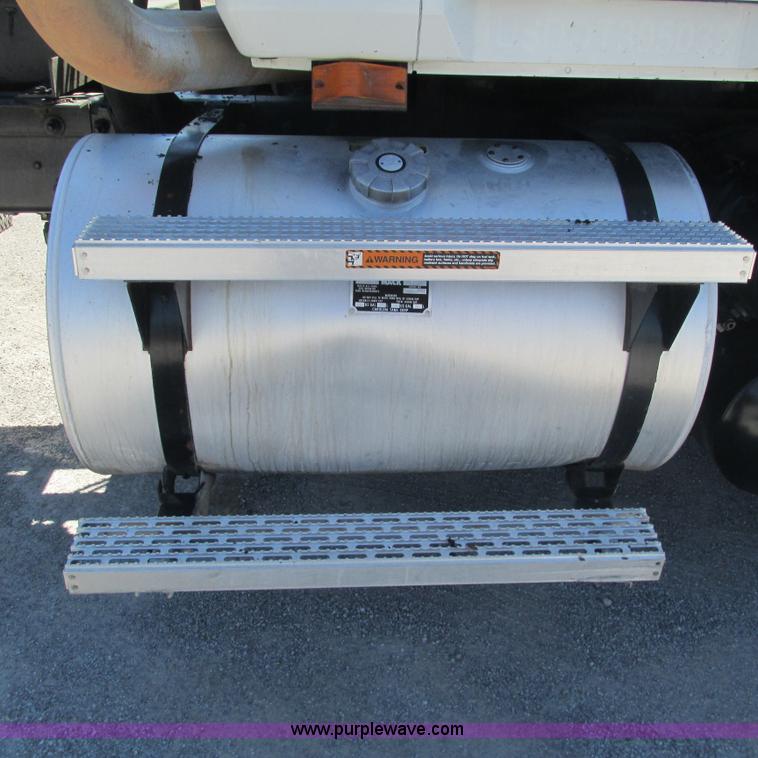 image for item L5285 1994 Mack CH613 semi truck