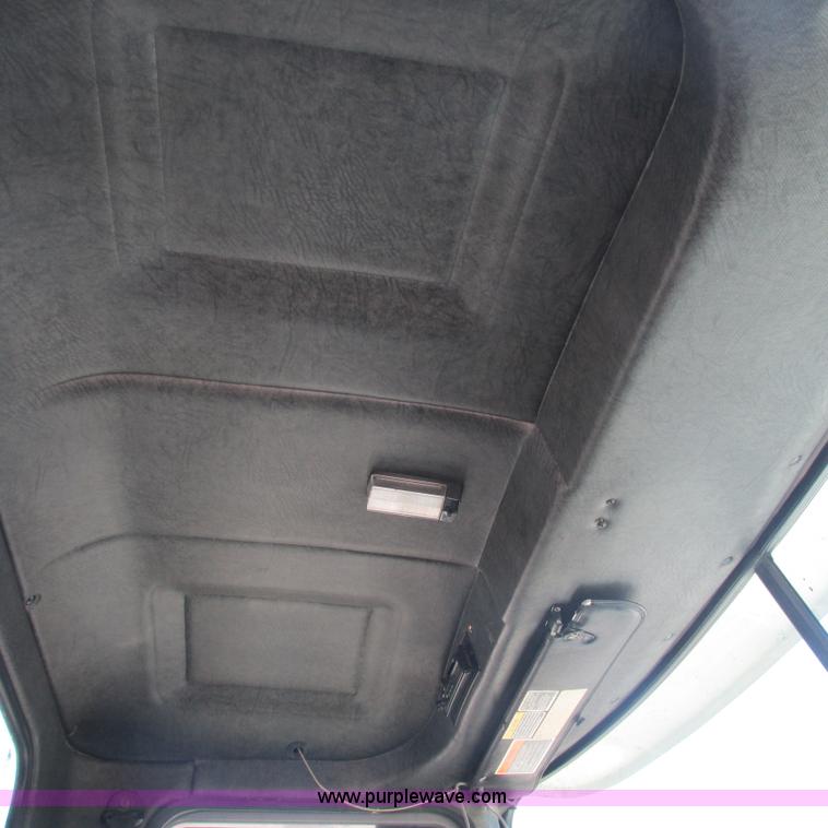 image for item L5285 1994 Mack CH613 semi truck