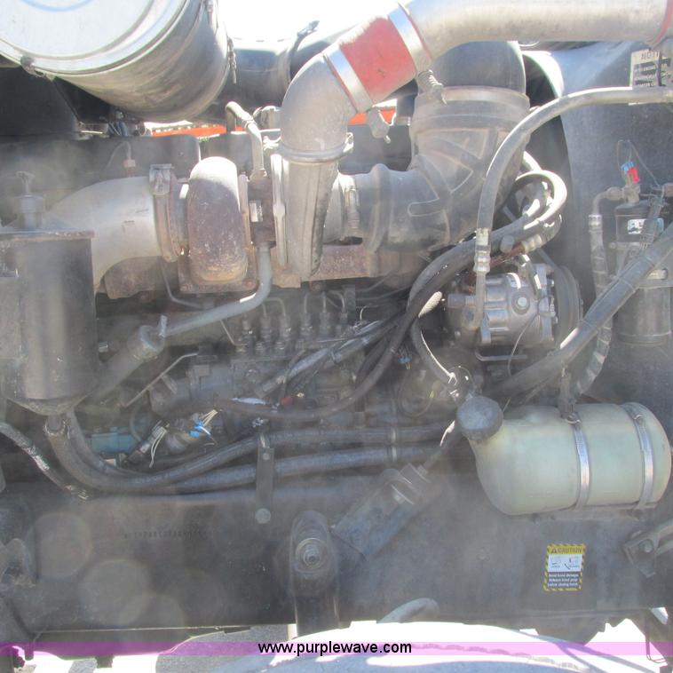 image for item L5285 1994 Mack CH613 semi truck