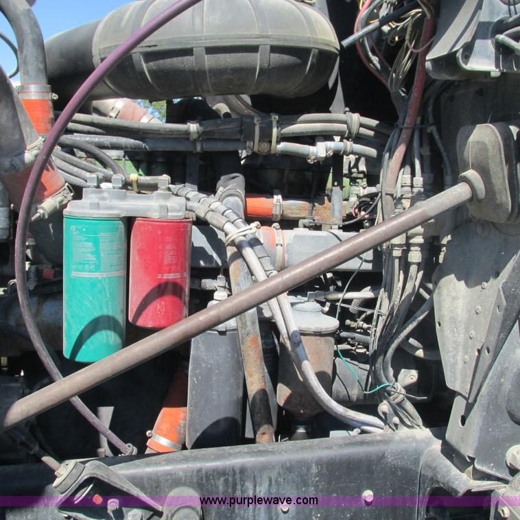 image for item L5285 1994 Mack CH613 semi truck