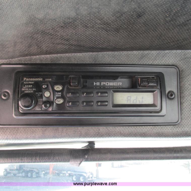 image for item L5285 1994 Mack CH613 semi truck