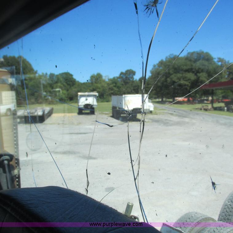 image for item L5285 1994 Mack CH613 semi truck