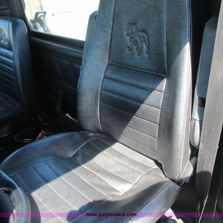 image for item L5285 1994 Mack CH613 semi truck