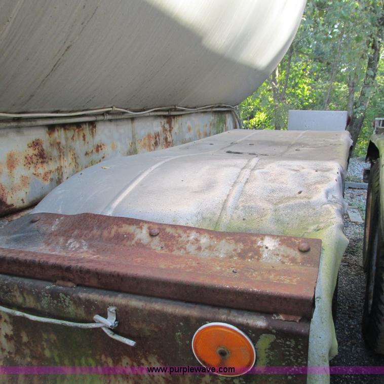 image for item L5299 1973 Trailmobile T41I1CBG oil tanker trailer