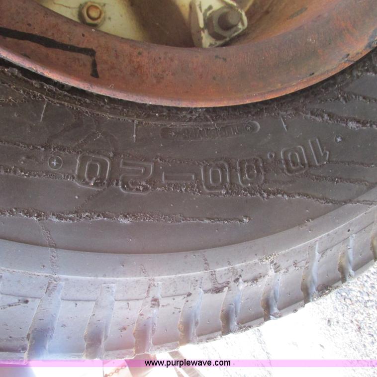 image for item L5299 1973 Trailmobile T41I1CBG oil tanker trailer