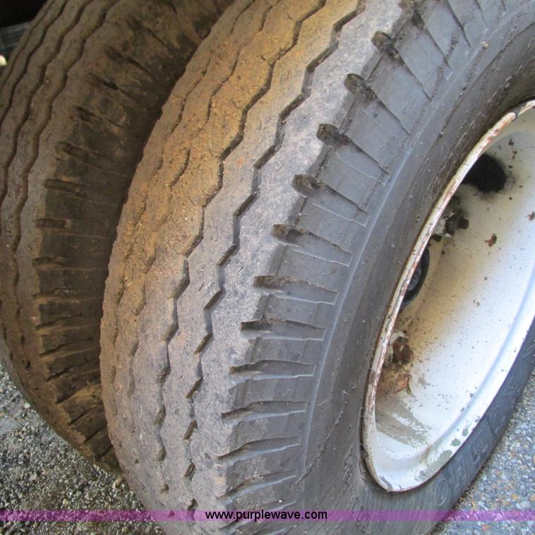 image for item L5299 1973 Trailmobile T41I1CBG oil tanker trailer