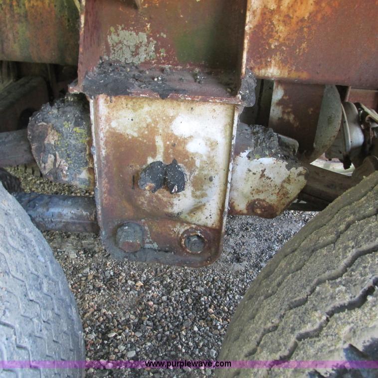 image for item L5299 1973 Trailmobile T41I1CBG oil tanker trailer