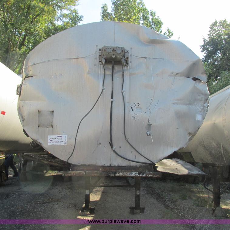 image for item L5300 1969 Trailmobile T41I1CBF oil tanker trailer