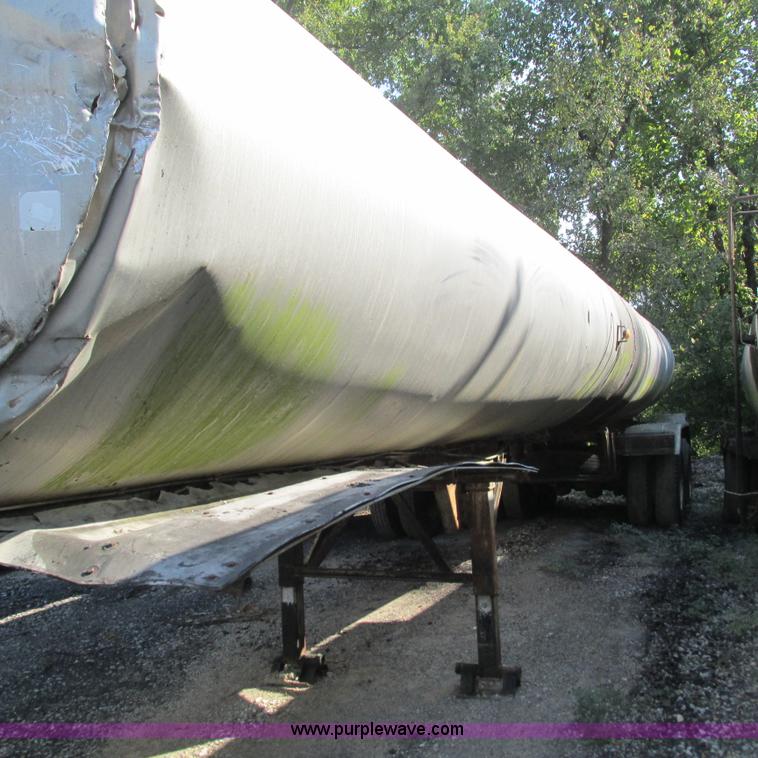 image for item L5300 1969 Trailmobile T41I1CBF oil tanker trailer