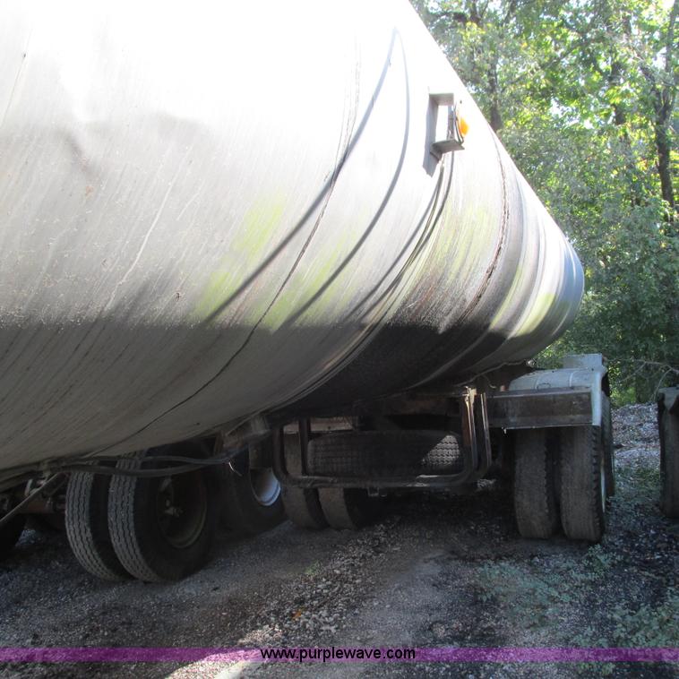 image for item L5300 1969 Trailmobile T41I1CBF oil tanker trailer