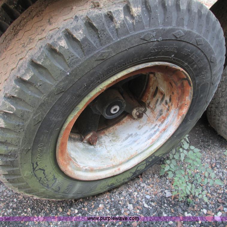 image for item L5300 1969 Trailmobile T41I1CBF oil tanker trailer