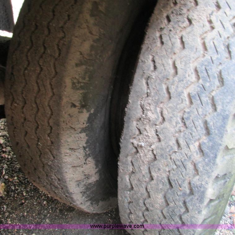 image for item L5300 1969 Trailmobile T41I1CBF oil tanker trailer