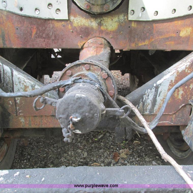 image for item L5300 1969 Trailmobile T41I1CBF oil tanker trailer