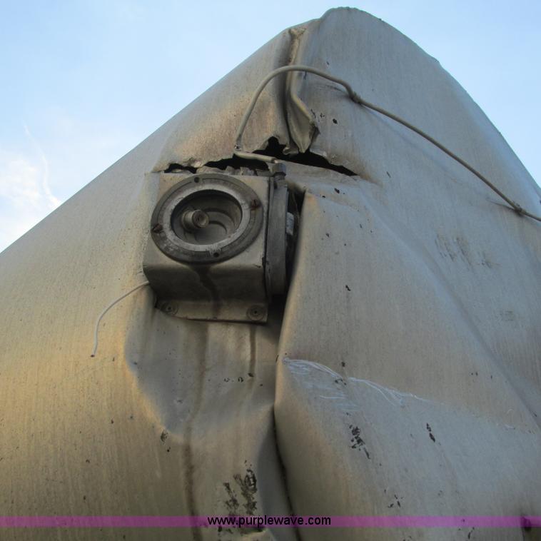 image for item L5300 1969 Trailmobile T41I1CBF oil tanker trailer