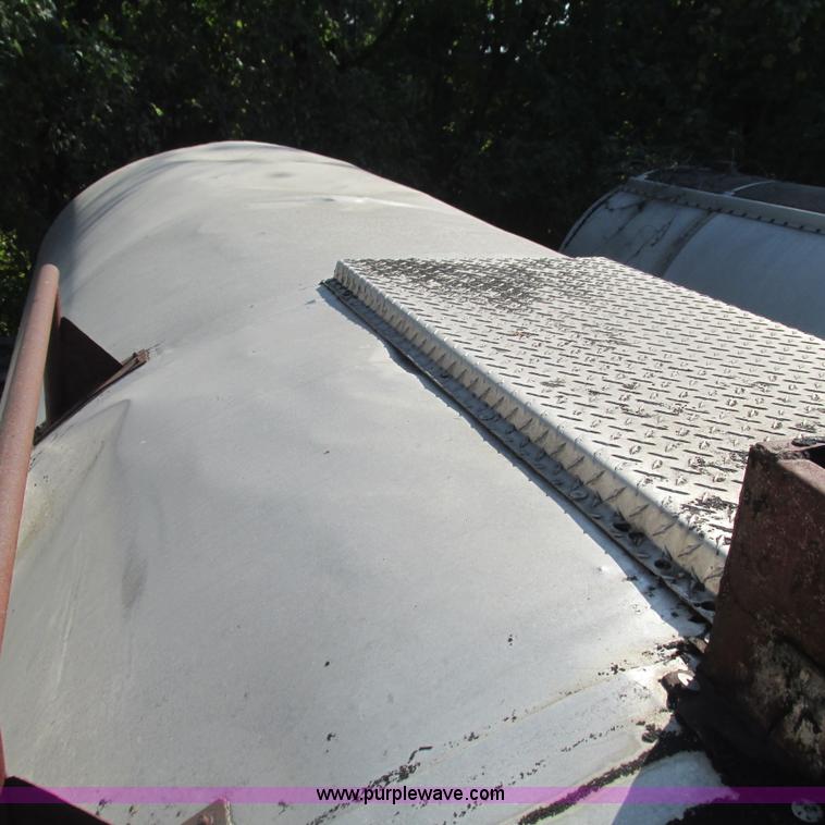 image for item L5300 1969 Trailmobile T41I1CBF oil tanker trailer