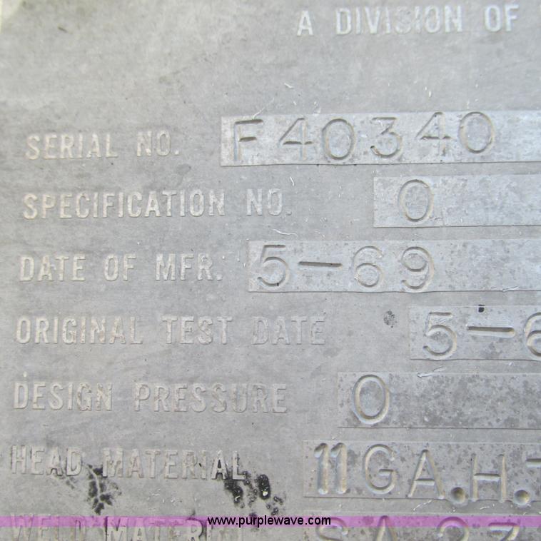 image for item L5300 1969 Trailmobile T41I1CBF oil tanker trailer