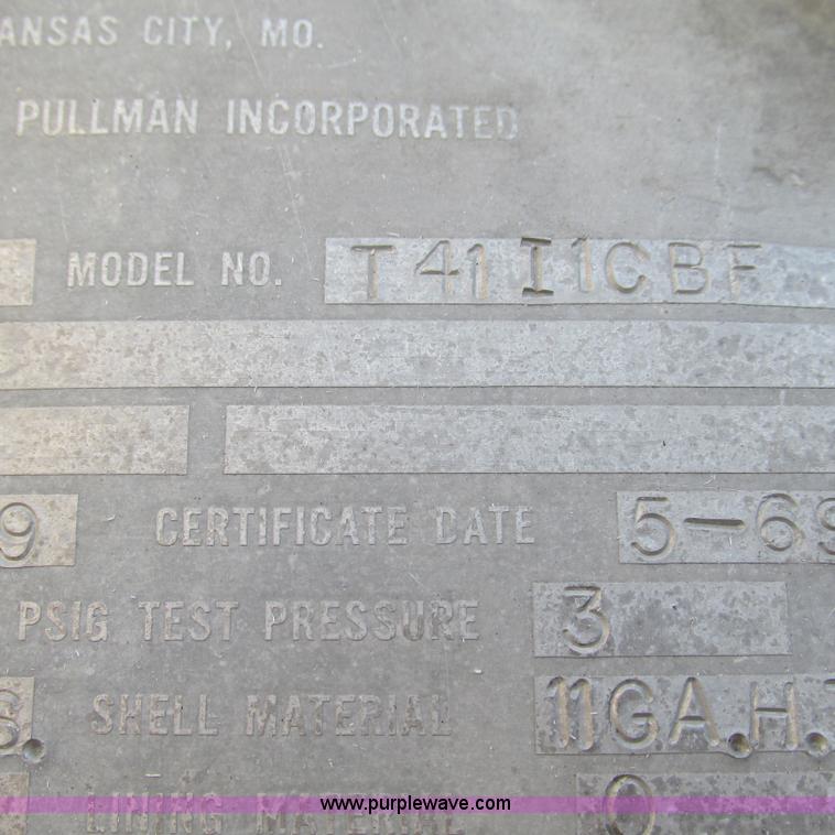 image for item L5300 1969 Trailmobile T41I1CBF oil tanker trailer