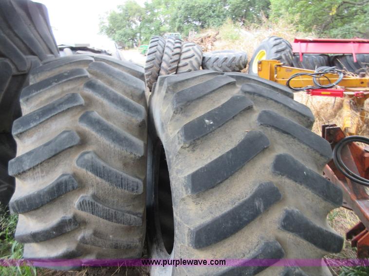 image for item BB9219 (2) Firestone 28L-26 tires