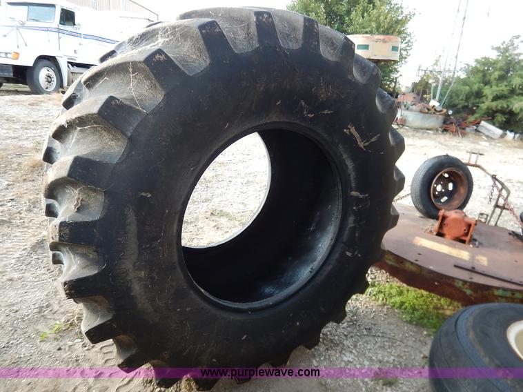 image for item BH9775 (2) Firestone Super All Traction 30.5L-32 tires