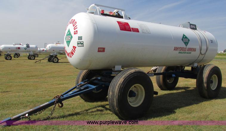 image for item BK9152 Anhydrous ammonia nurse tank