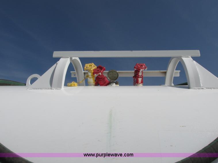 image for item BK9152 Anhydrous ammonia nurse tank