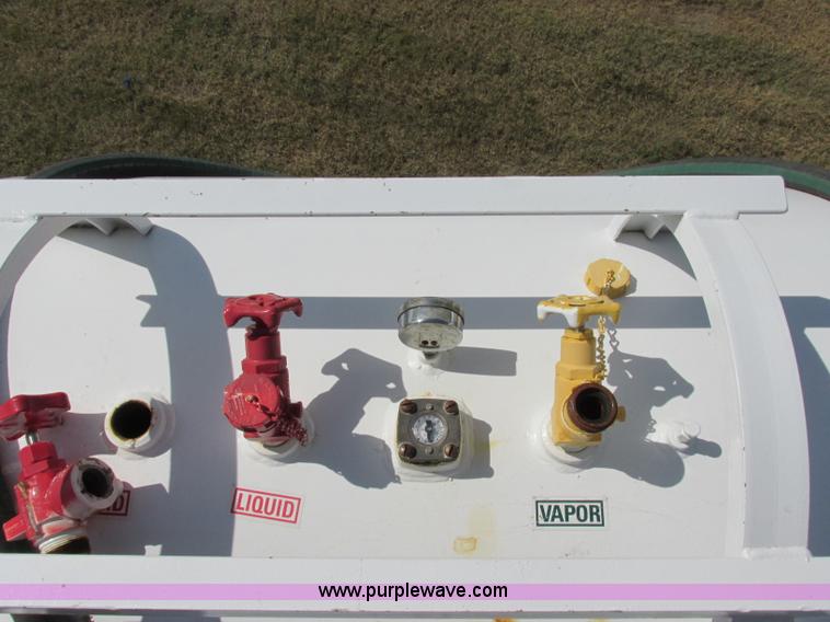 image for item BK9152 Anhydrous ammonia nurse tank